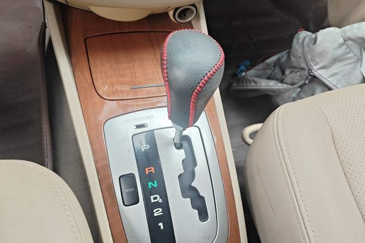 Used Buick Excelle 2011 1.6 LE-AT Gear Lever