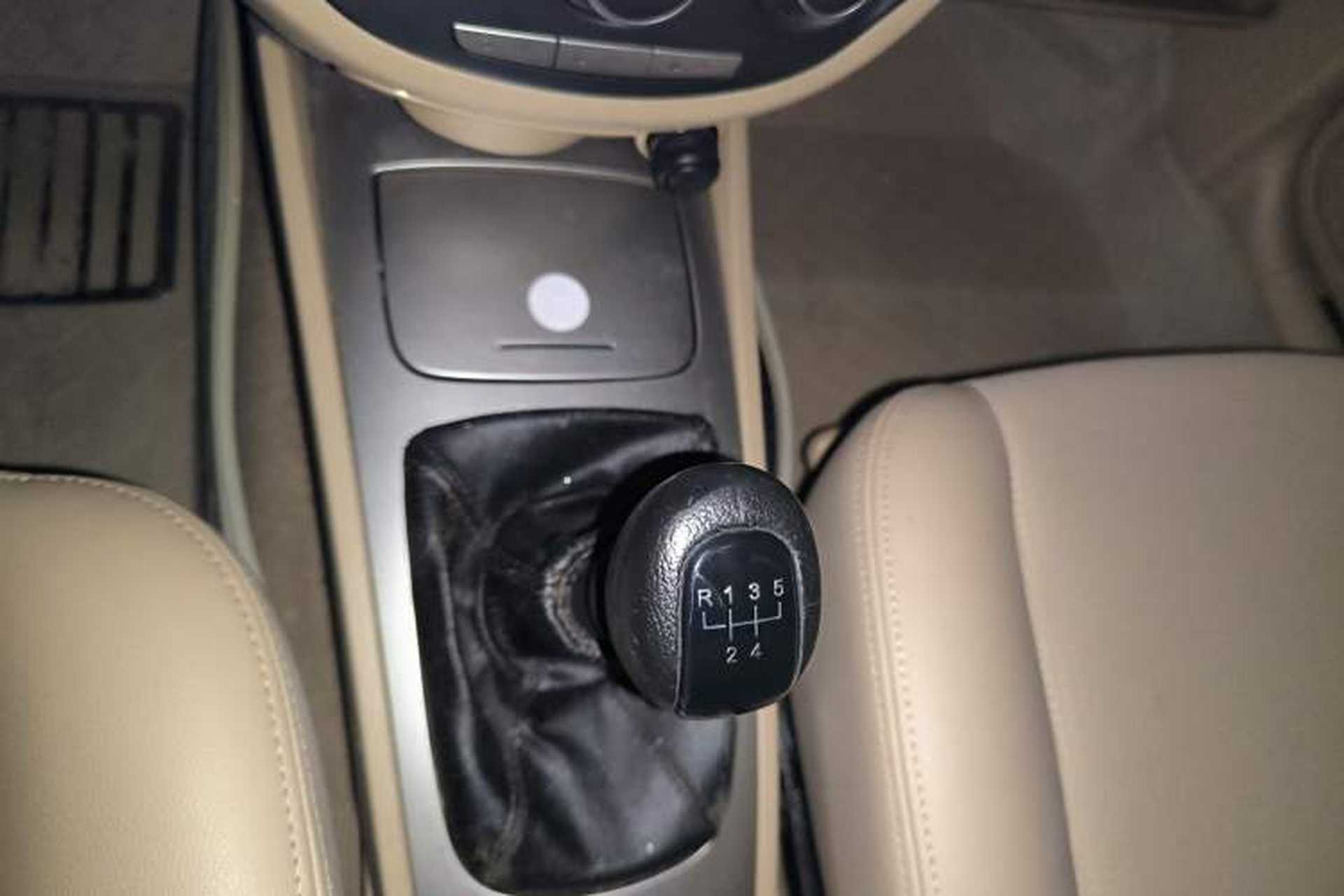 Used Buick Excelle 2011 1.6 LX-MT Gear Lever