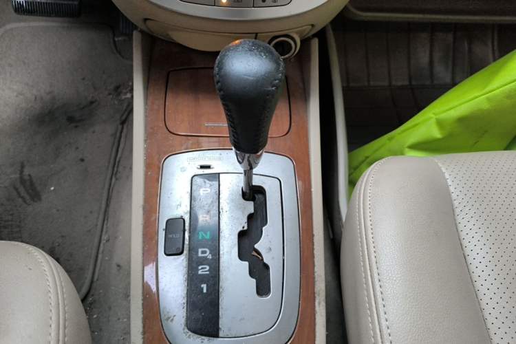 Used Buick Excelle 2011 1.6 LE-AT Gear Lever