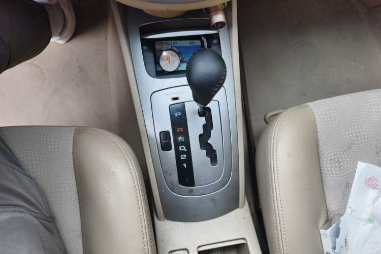 Used Buick Excelle 2011 1.6LX-AT Gear Lever