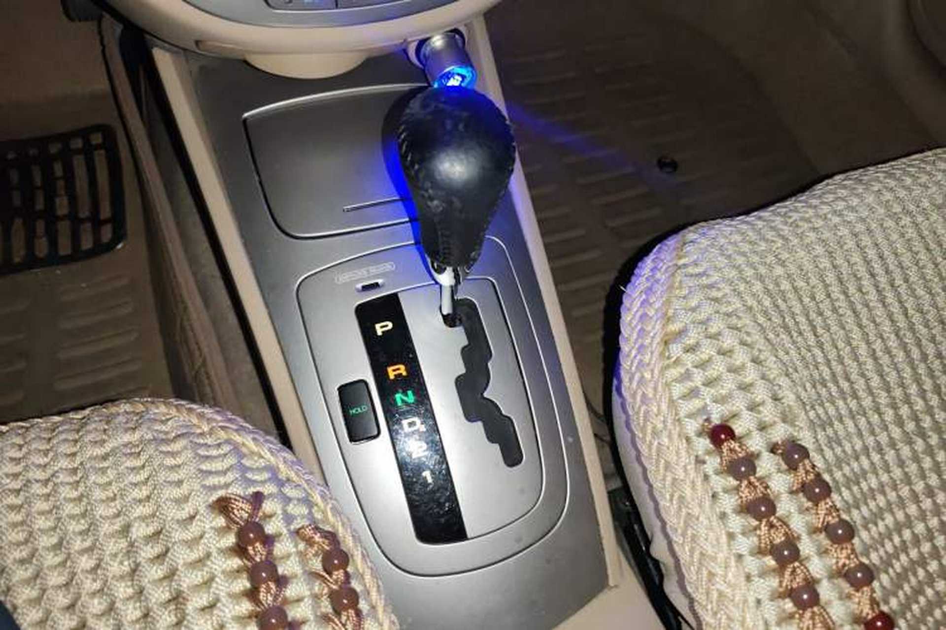 Used Buick Excelle 2011 1.6LX-AT Gear Lever