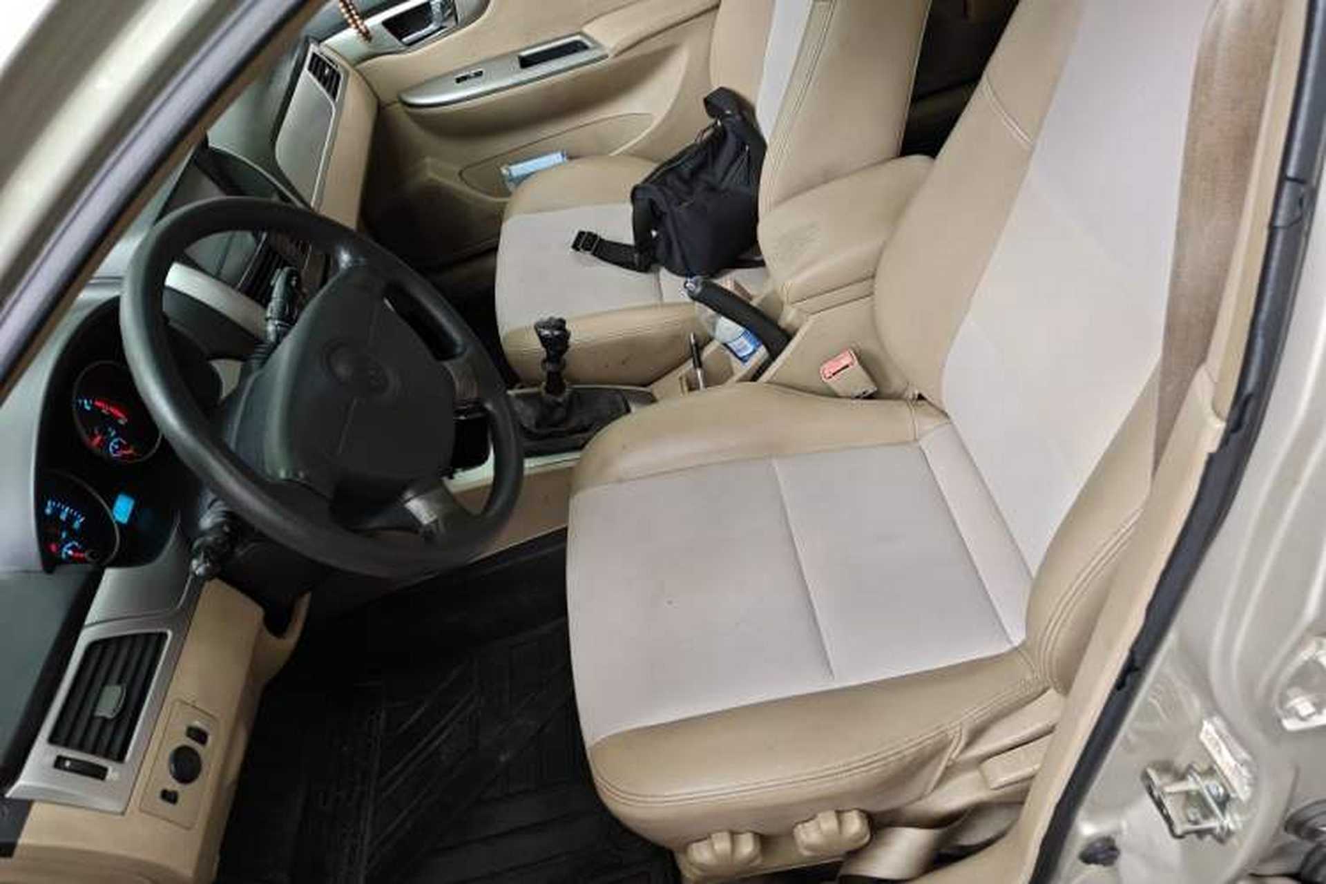 Used Buick Excelle 2011 1.6 LX-MT Left Front Seat