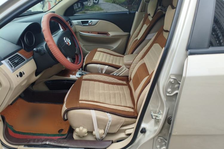 Used Buick Excelle 2011 1.6 LE-AT Left Front Seat