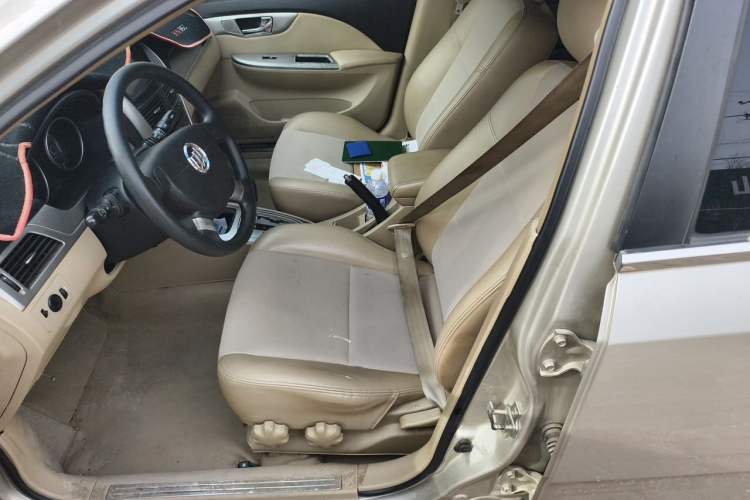 Used Buick Excelle 2011 1.6LX-AT Left Front Seat