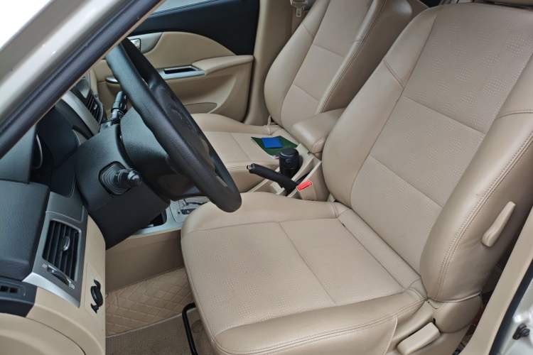 Used Buick Excelle 2011 1.6LX-AT Left Front Seat