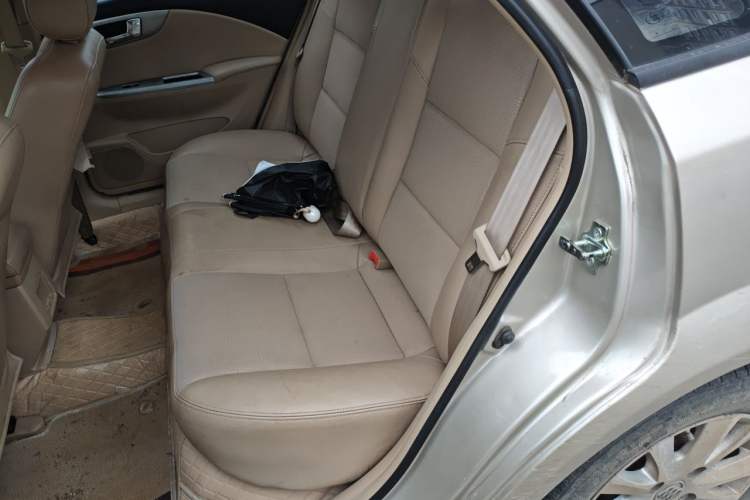 Used Buick Excelle 2011 1.6LX-AT Left Rear Seat