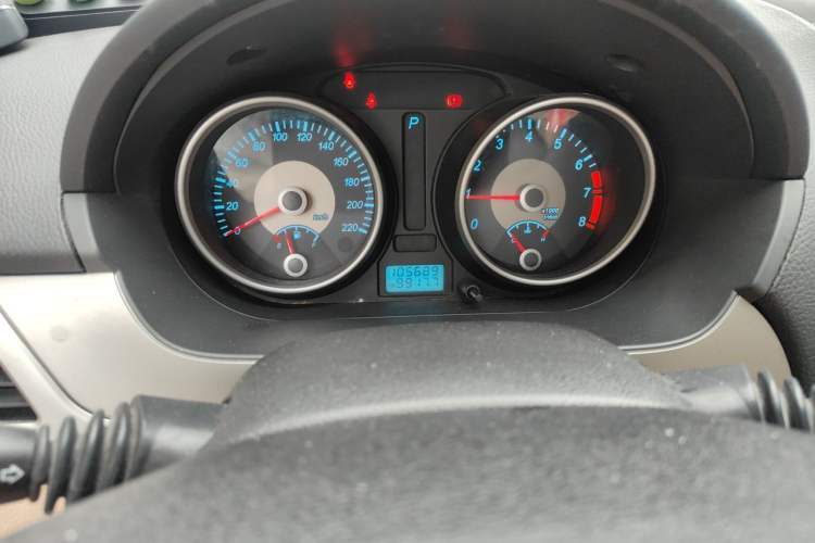 Used Buick Excelle 2011 1.6 LE-AT Odometer Close Up