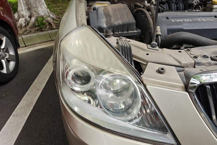 Used Buick Excelle 2011 1.6 LX-MT Right Front Headlight