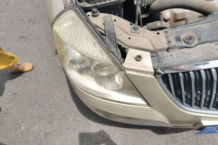 Used Buick Excelle 2011 1.6LX-AT Right Front Headlight