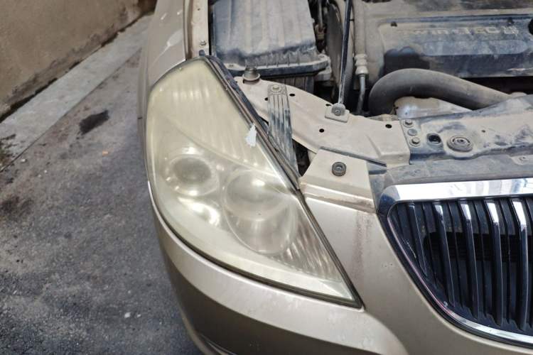 Used Buick Excelle 2011 1.6 LX-MT Right Front Headlight