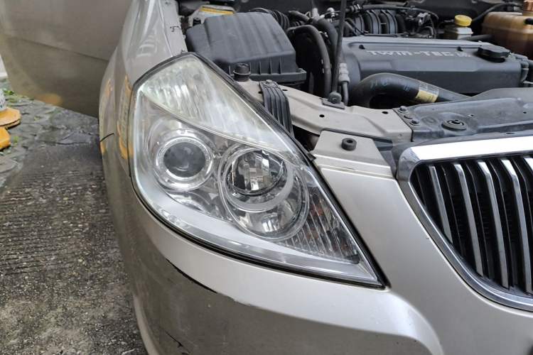 Used Buick Excelle 2011 1.6 LE-AT Right Front Headlight