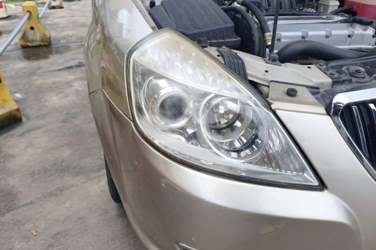 Used Buick Excelle 2011 1.6 LE-AT Right Front Headlight
