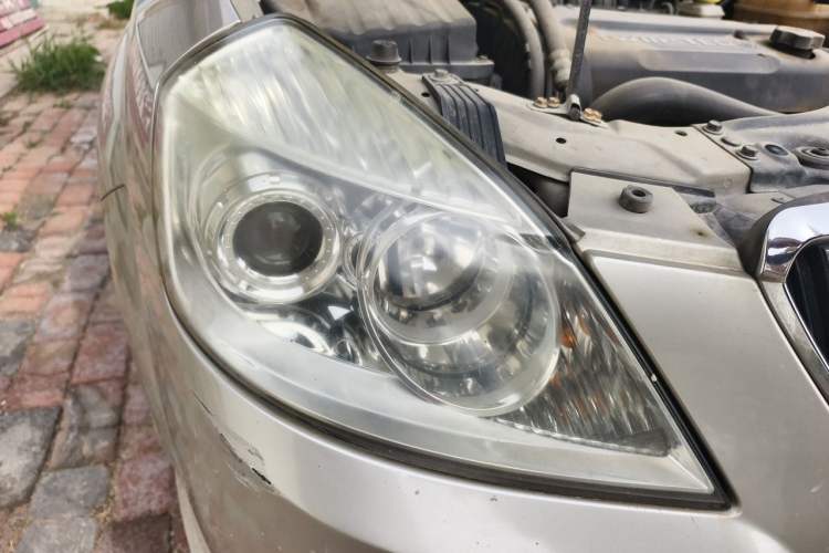 Used Buick Excelle 2011 1.6LX-AT Right Front Headlight