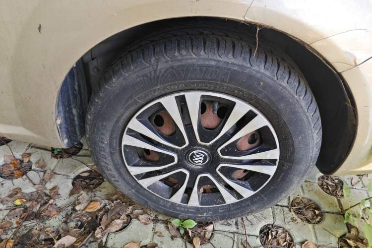 Used Buick Excelle 2011 1.6LX-AT Right Front Wheel Hub