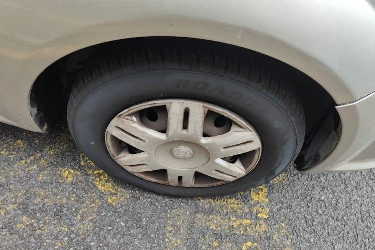 Used Buick Excelle 2011 1.6 LE-AT Right Front Wheel Hub