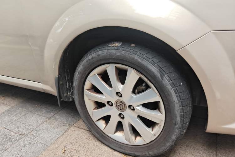 Used Buick Excelle 2011 1.6 LE-AT Right Front Wheel Hub