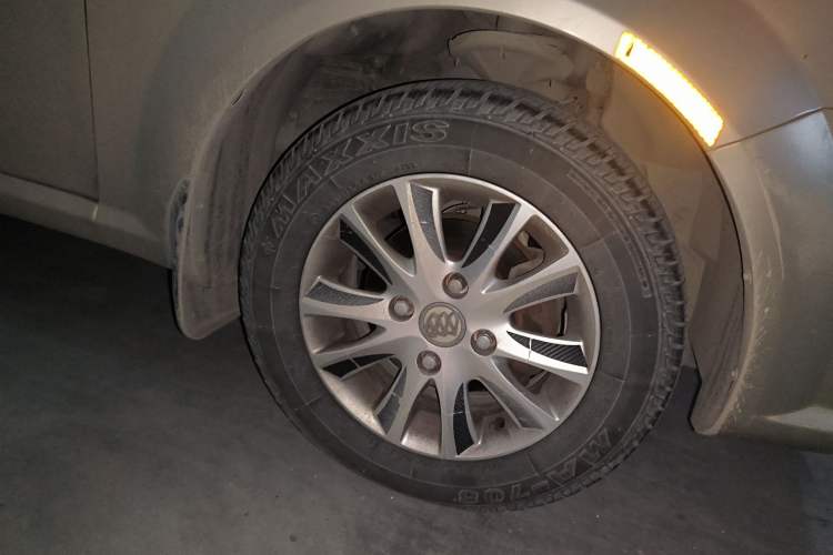 Used Buick Excelle 2011 1.6 LX-MT Right Front Wheel Hub