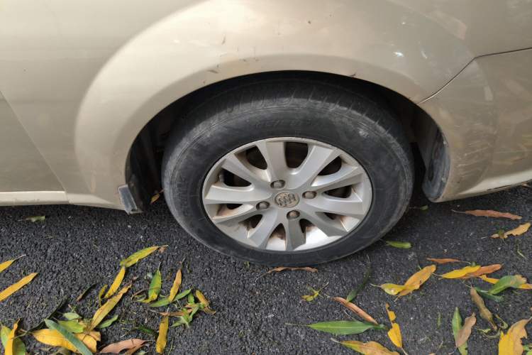 Used Buick Excelle 2011 1.6LX-AT Right Front Wheel Hub