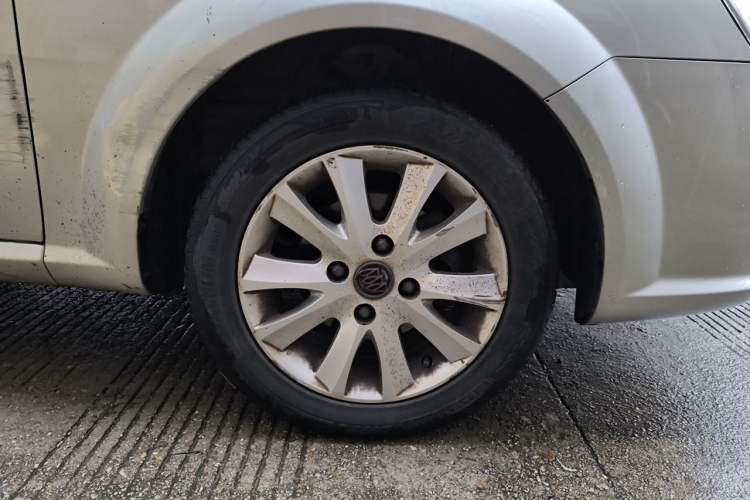Used Buick Excelle 2011 1.6 LE-AT Right Front Wheel Hub