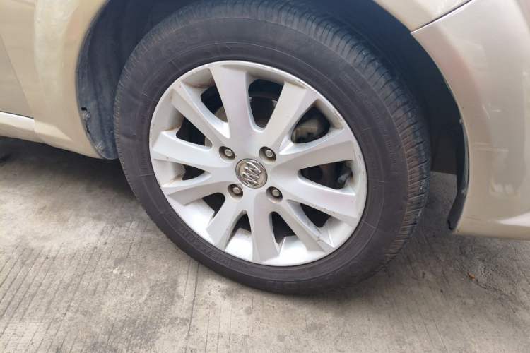 Used Buick Excelle 2011 1.6 LE-AT Right Front Wheel Hub