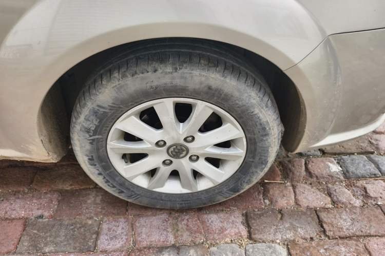 Used Buick Excelle 2011 1.6LX-AT Right Front Wheel Hub