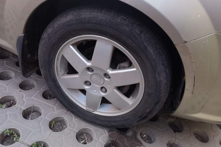 Used Buick Excelle 2011 1.6 LX-MT Right Front Wheel Hub