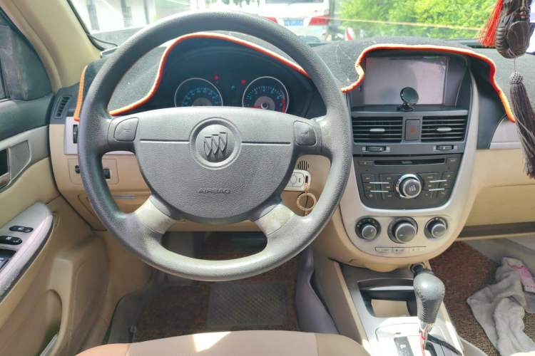 Used Buick Excelle 2011 1.6LX-AT Steering Wheel
