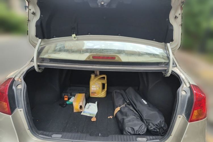 Used Buick Excelle 2011 1.6 LE-AT Trunk