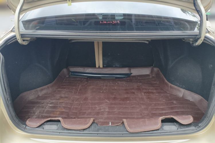 Used Buick Excelle 2011 1.6 LE-AT Trunk