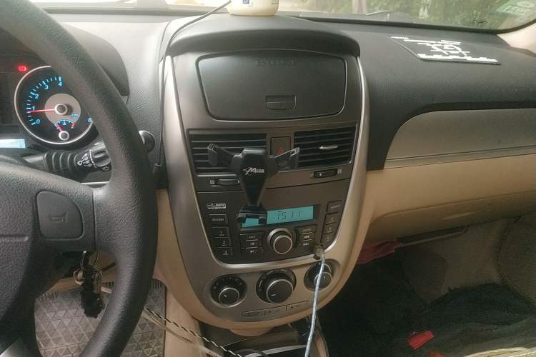Used Buick Excelle 2013 1.5L Manual Classic Model Audio And AC Panel