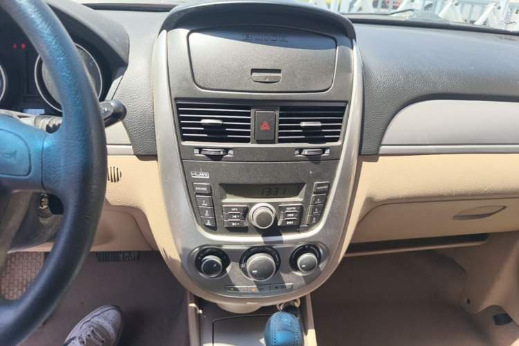Used Buick Excelle 2013 1.5L Automatic Classic Model Audio And AC Panel