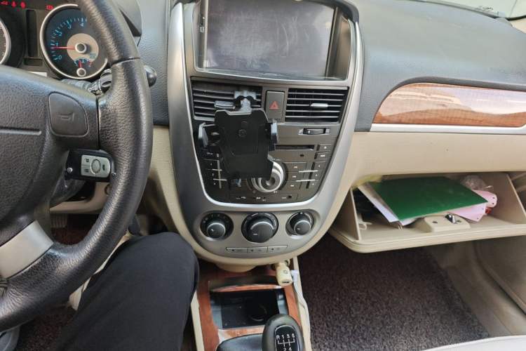 Used Buick Excelle 2013 1.5L Manual Luxury Model Audio And AC Panel