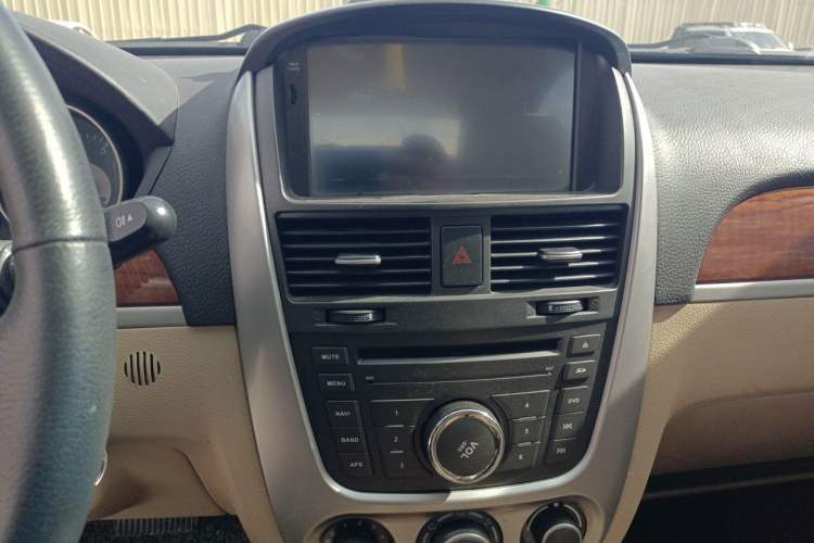 Used Buick Excelle 2013 1.5L Automatic Luxury Model Audio And AC Panel