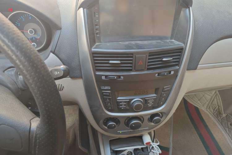 Used Buick Excelle 2013 1.5L Manual Classic Model Audio And AC Panel