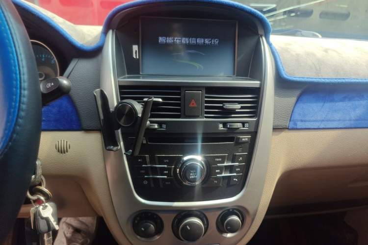Used Buick Excelle 2013 1.5L Manual Luxury Model Audio And AC Panel