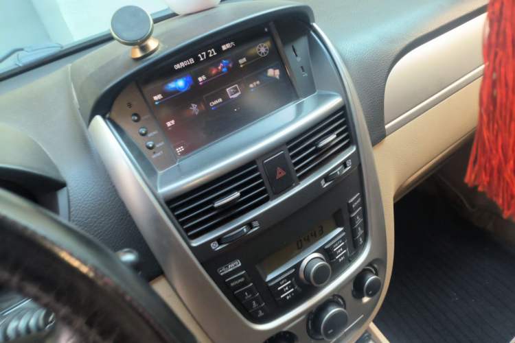 Used Buick Excelle 2013 1.5L Manual Classic Model Audio And AC Panel
