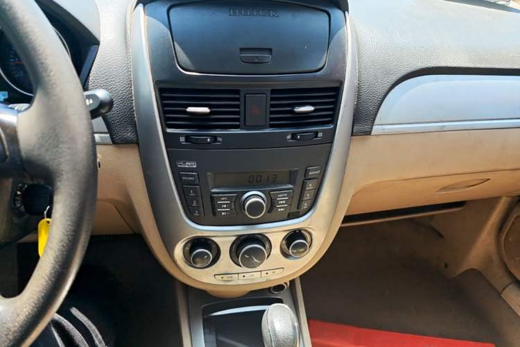 Used Buick Excelle 2013 1.5L Automatic Classic Model Audio And AC Panel