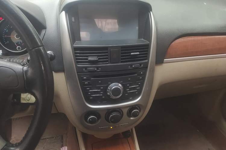 Used Buick Excelle 2013 1.5L Manual Luxury Model Audio And AC Panel