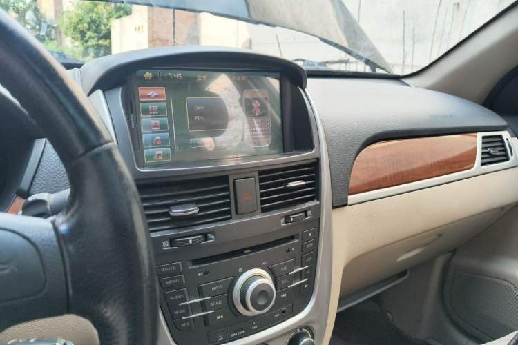 Used Buick Excelle 2013 1.5L Automatic Luxury Model Audio And AC Panel