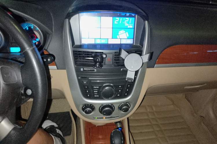 Used Buick Excelle 2013 1.5L Automatic Luxury Model Audio And AC Panel