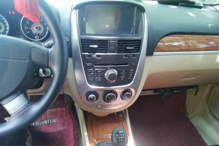 Used Buick Excelle 2013 1.5L Manual Luxury Model Audio And AC Panel