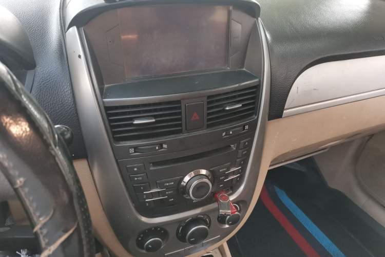 Used Buick Excelle 2013 1.5L Manual Classic Model Audio And AC Panel