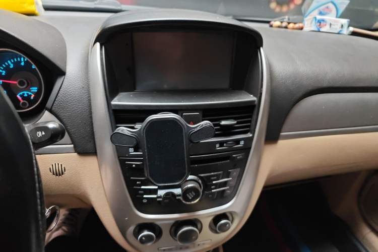 Used Buick Excelle 2013 1.5L Manual Classic Model Audio And AC Panel