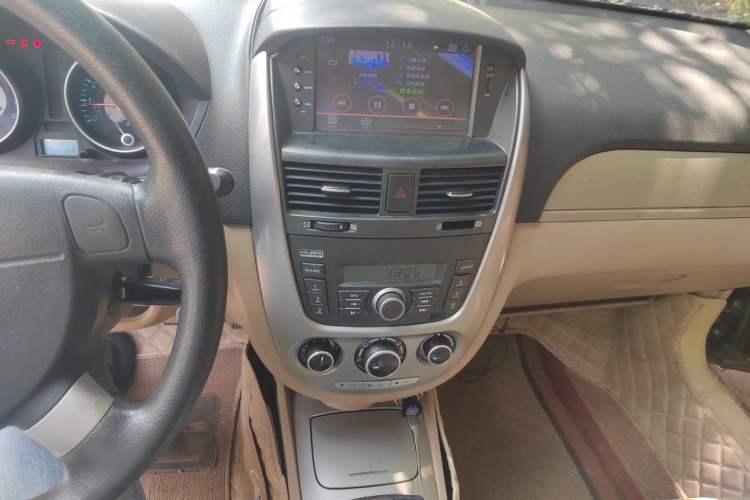 Used Buick Excelle 2013 1.5L Manual Classic Model Audio And AC Panel