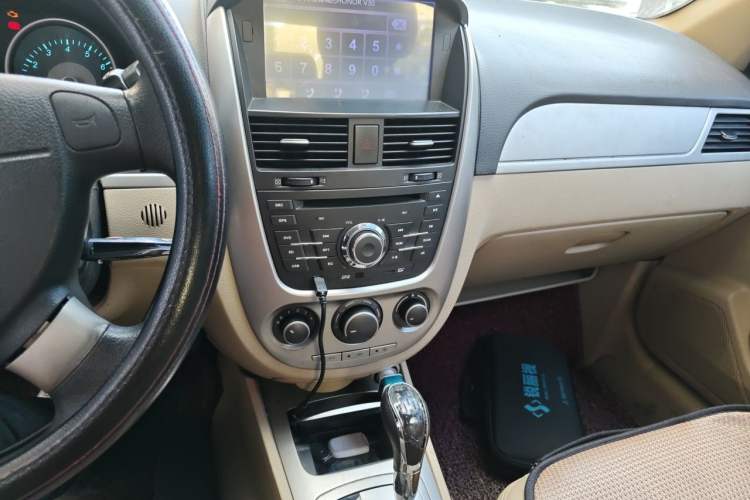 Used Buick Excelle 2013 1.5L Automatic Classic Model Audio And AC Panel