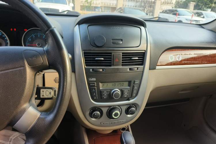 Used Buick Excelle 2013 1.5L Automatic Luxury Model Audio And AC Panel