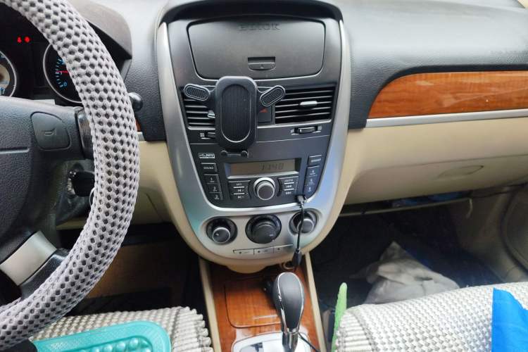 Used Buick Excelle 2013 1.5L Automatic Luxury Model Audio And AC Panel