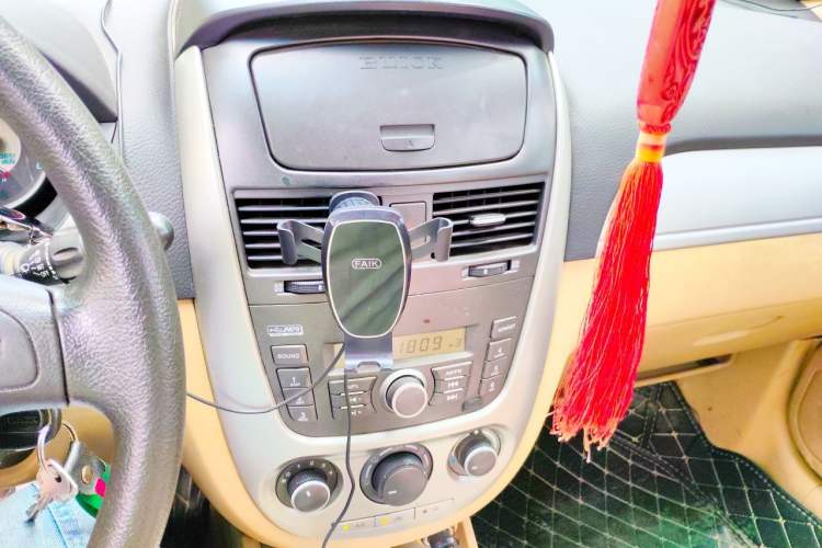 Used Buick Excelle 2013 1.5L Manual Classic Model Audio And AC Panel