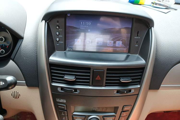 Used Buick Excelle 2013 1.5L Manual Classic Model Audio And AC Panel