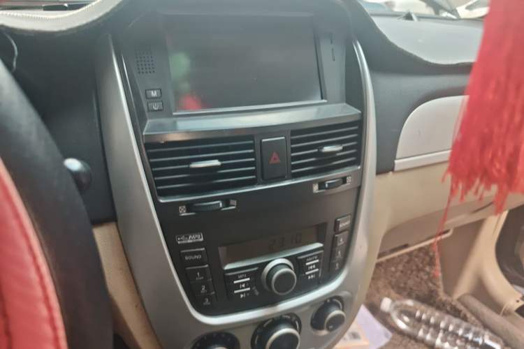 Used Buick Excelle 2013 1.5L Automatic Classic Model Audio And AC Panel